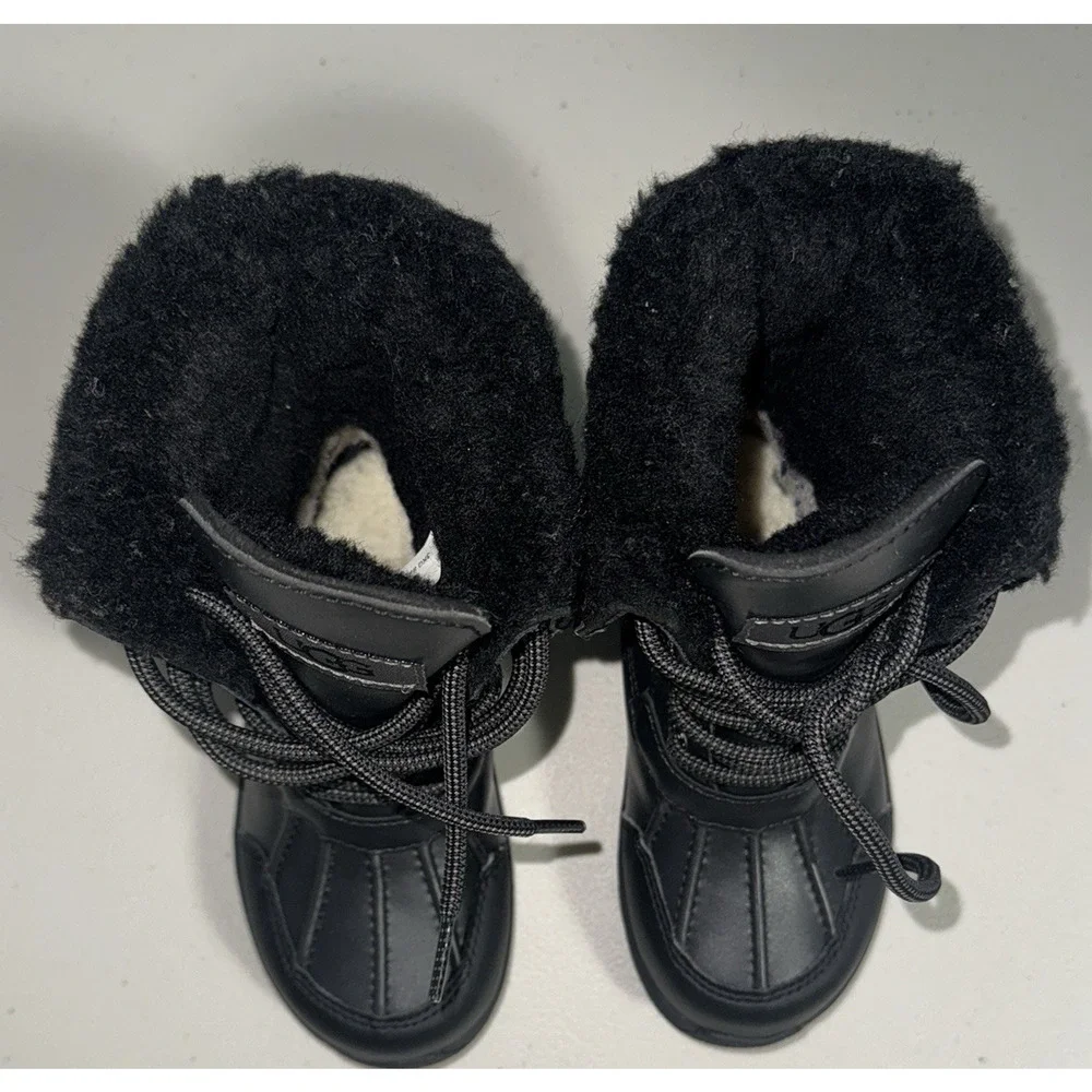 UGG Kids 10 Snow Boots Butte II‎ CWR Waterproof Cold Weather Winter Outdoor Cozy